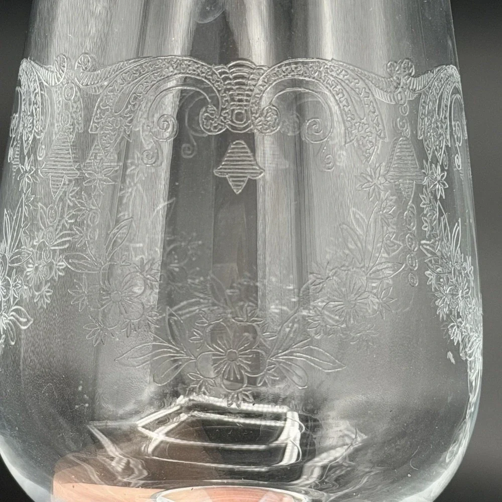Set of 2 Crystal Etched Cascade Bohemia, Stem Wine Glass 5 7/8 Elegant